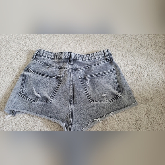 Wild Fable Distressed Shorts Size 10 - Picture 9 of 16